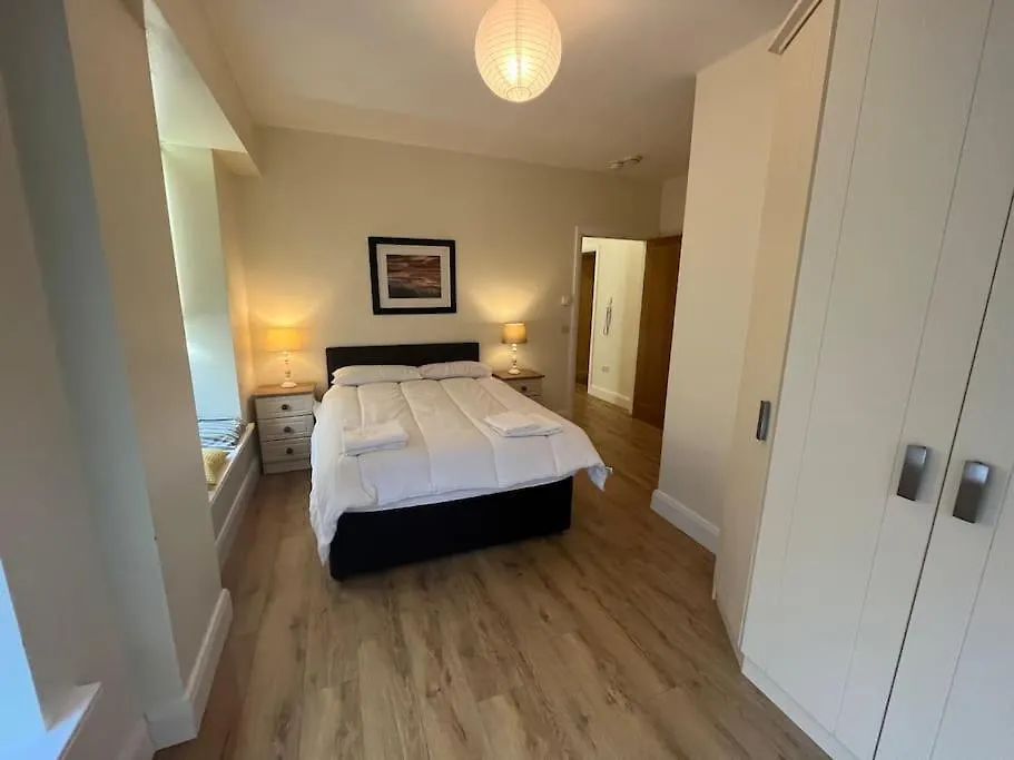 City Beach Gem 5 Adult Spaces Plus Child Dublino Appartamento